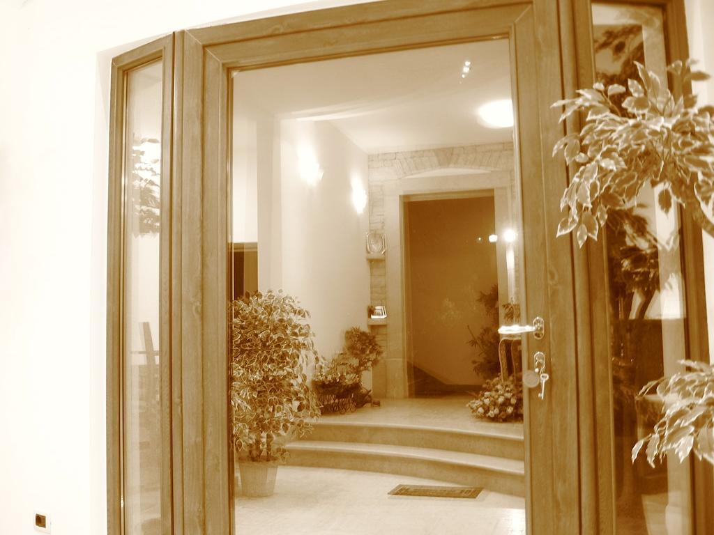 Guest House Caterina Porec Exterior photo
